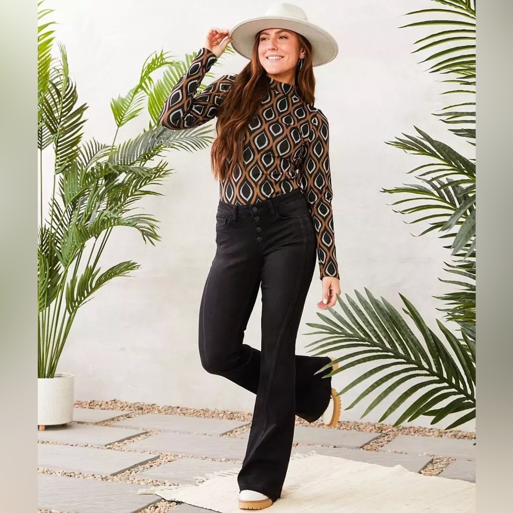 KanCan Signature Curvy Mid-Rise Flare Jean